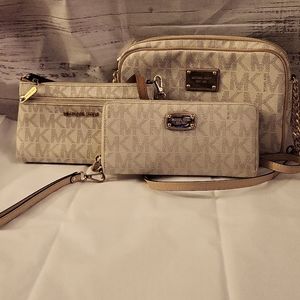 MK x3 bundle!! Purse, wallet, wristlet!